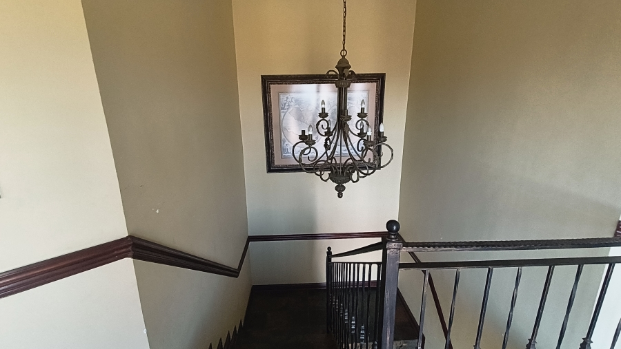 To Let Commercial Property for Rent in Die Hoewes Gauteng