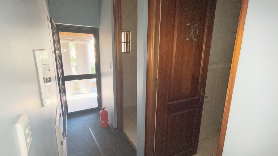 To Let Commercial Property for Rent in Die Hoewes Gauteng