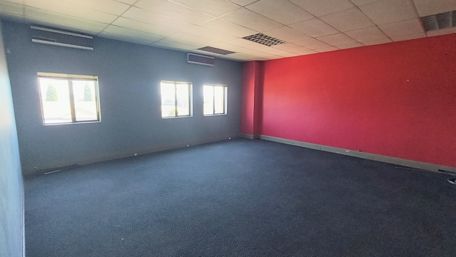 To Let Commercial Property for Rent in Die Hoewes Gauteng
