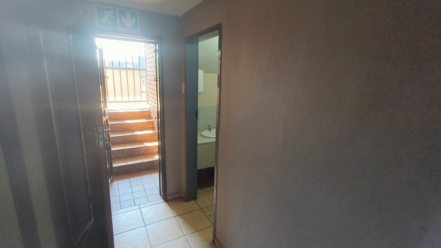 To Let Commercial Property for Rent in Hennopspark Gauteng