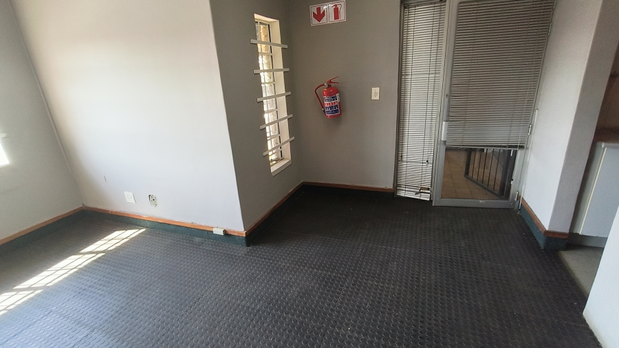 To Let Commercial Property for Rent in Hennopspark Gauteng
