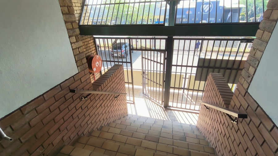 To Let Commercial Property for Rent in Hennopspark Gauteng