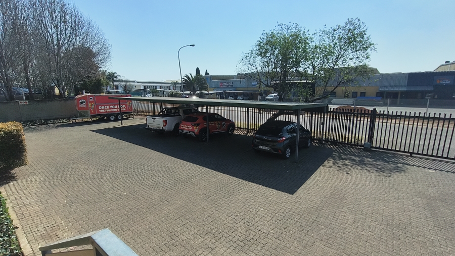 To Let Commercial Property for Rent in Hennopspark Gauteng