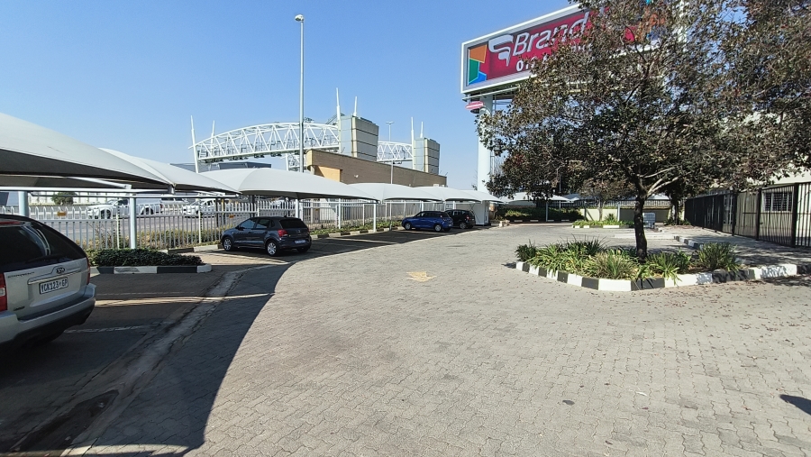 To Let Commercial Property for Rent in Rooihuiskraal Gauteng