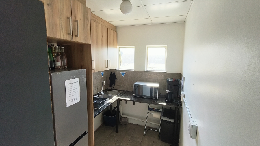 To Let Commercial Property for Rent in Rooihuiskraal Gauteng