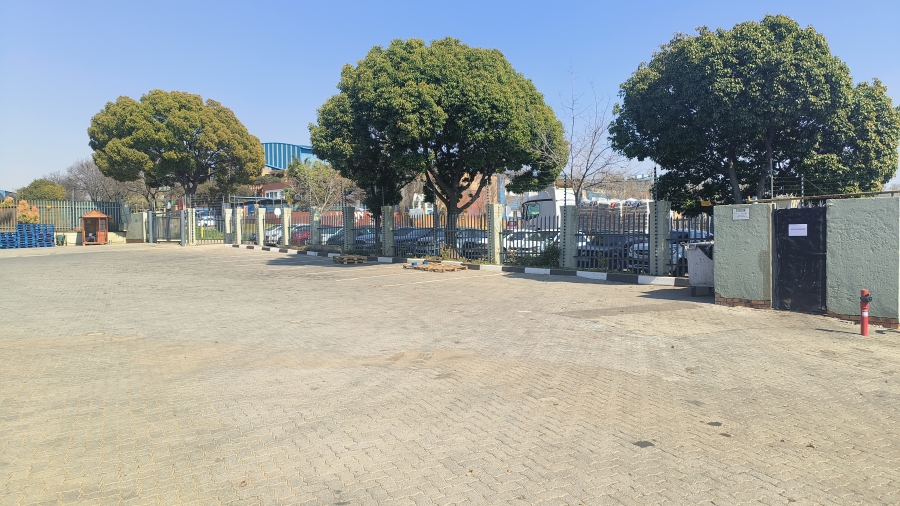 To Let Commercial Property for Rent in Rooihuiskraal Gauteng