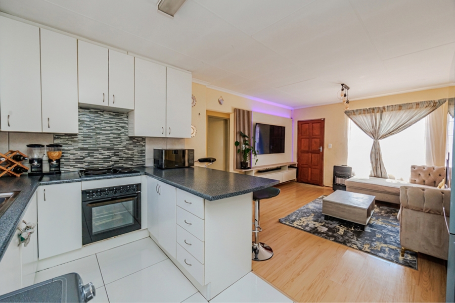 3 Bedroom Property for Sale in Honeydew Manor Gauteng