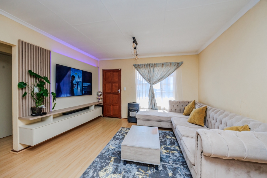 3 Bedroom Property for Sale in Honeydew Manor Gauteng