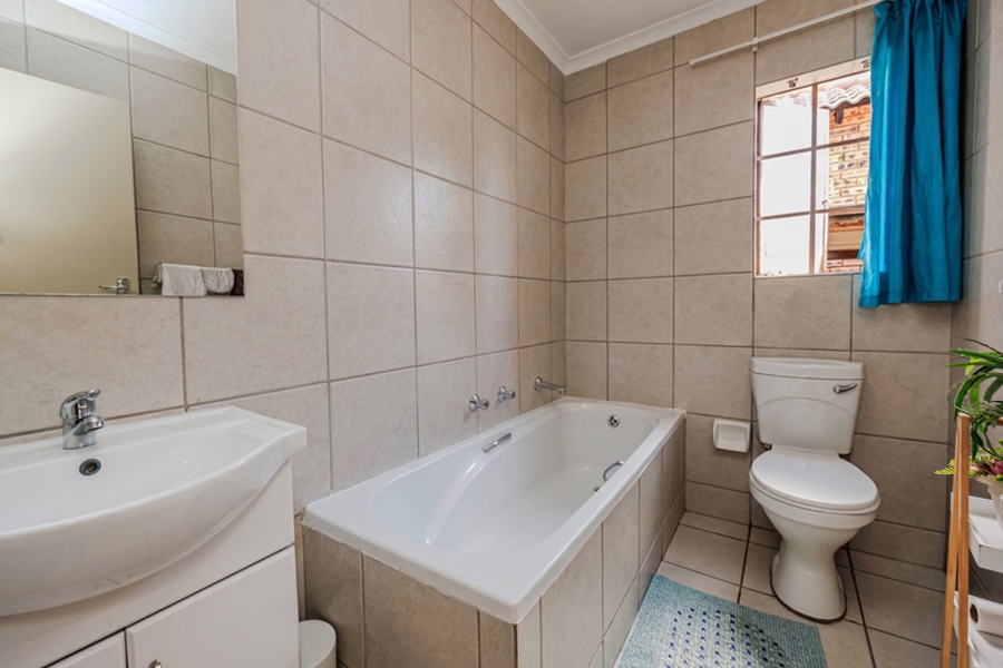 3 Bedroom Property for Sale in Honeydew Manor Gauteng