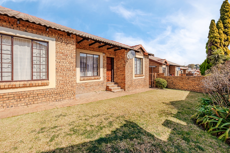 3 Bedroom Property for Sale in Honeydew Manor Gauteng
