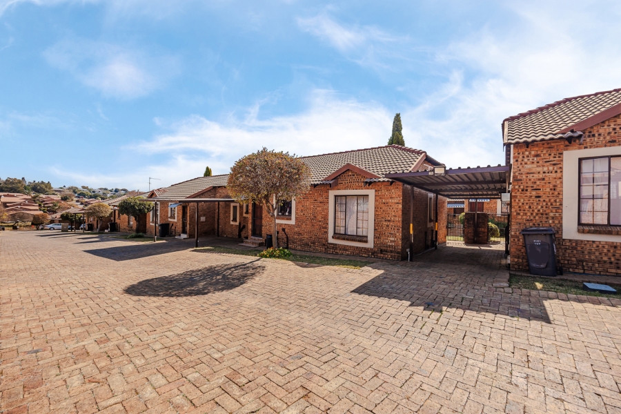 3 Bedroom Property for Sale in Honeydew Manor Gauteng