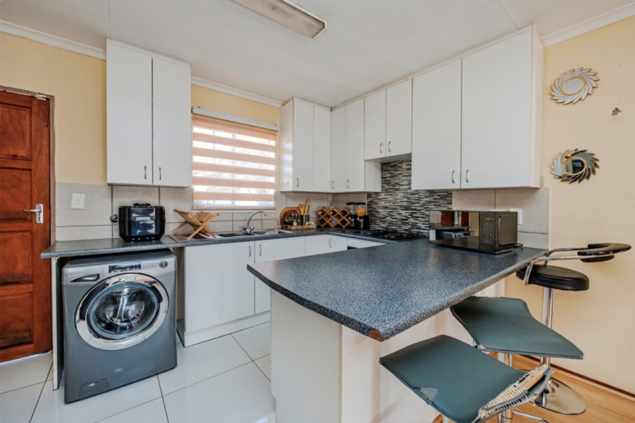 3 Bedroom Property for Sale in Honeydew Manor Gauteng