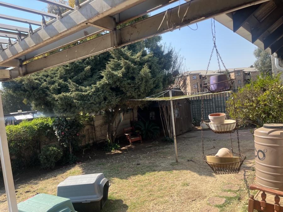 2 Bedroom Property for Sale in Albertsdal Gauteng