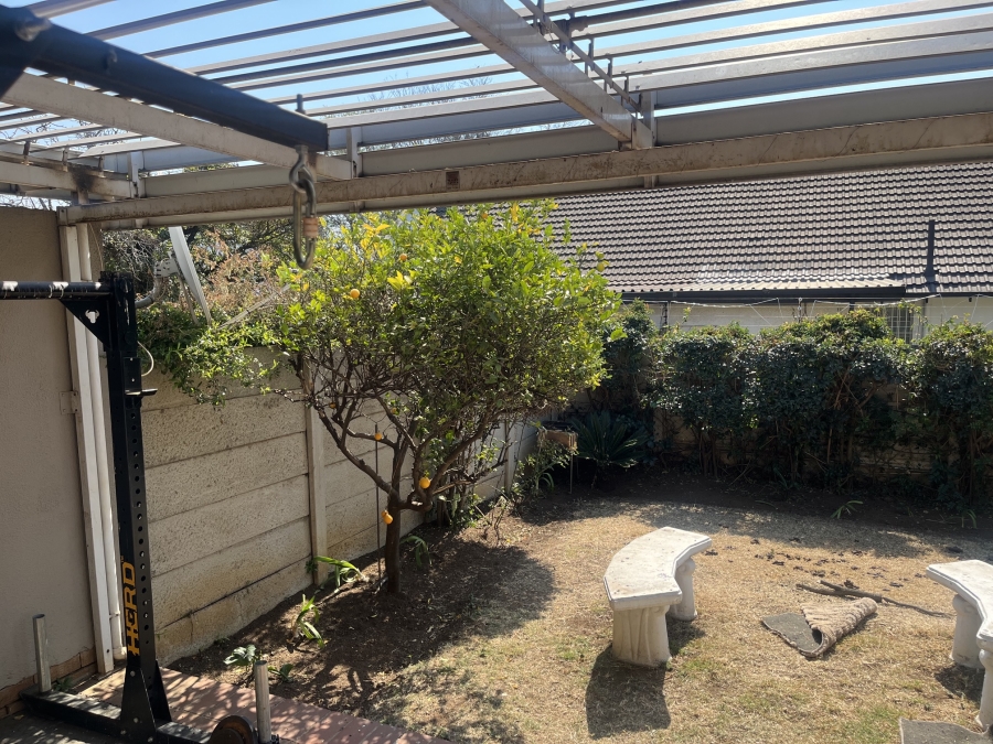 2 Bedroom Property for Sale in Albertsdal Gauteng
