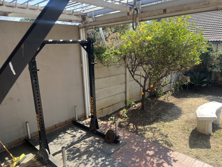 2 Bedroom Property for Sale in Albertsdal Gauteng