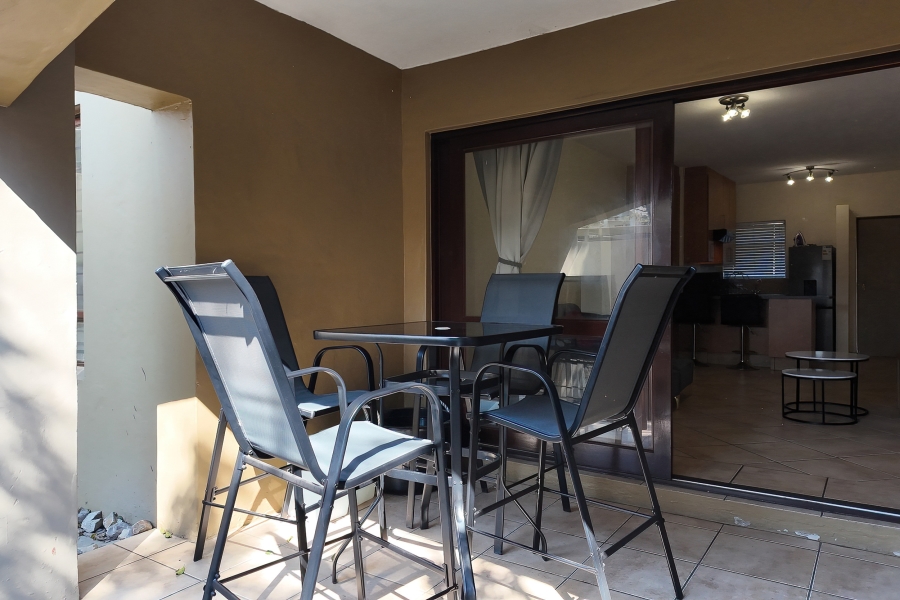 2 Bedroom Property for Sale in Pineslopes Gauteng