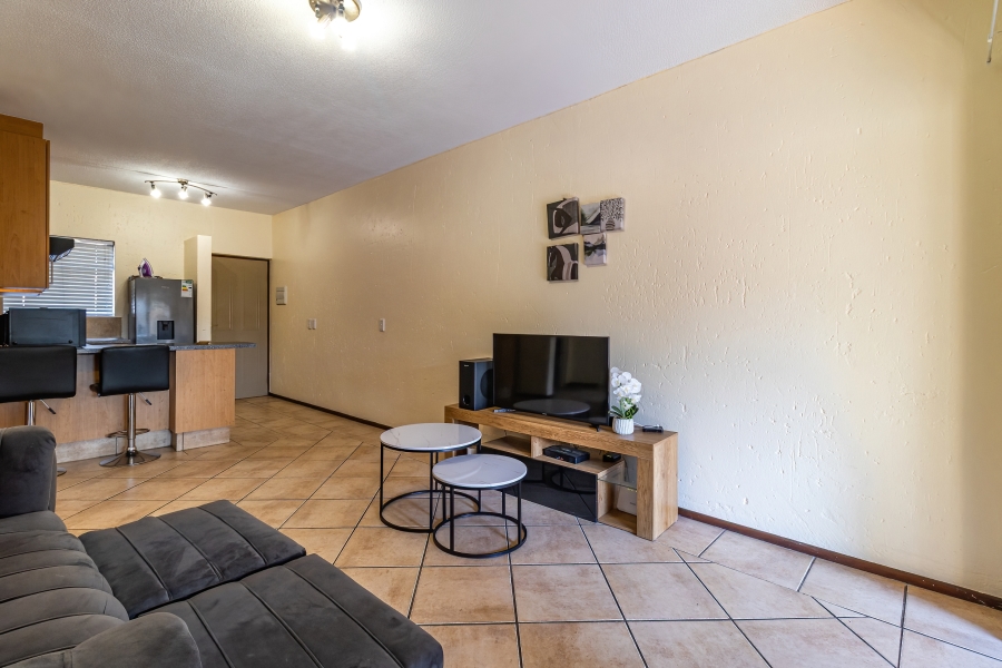 2 Bedroom Property for Sale in Pineslopes Gauteng
