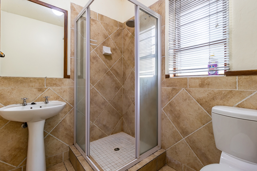 2 Bedroom Property for Sale in Pineslopes Gauteng