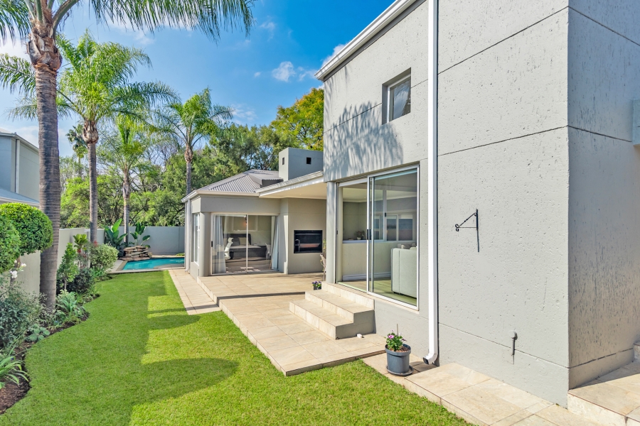 4 Bedroom Property for Sale in Magaliessig Gauteng