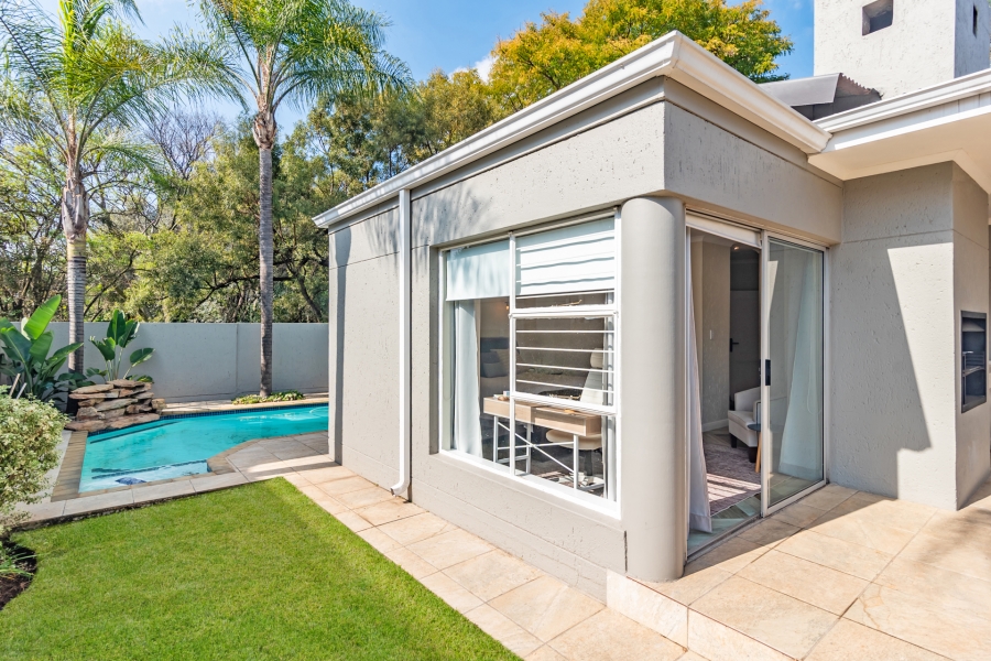 4 Bedroom Property for Sale in Magaliessig Gauteng