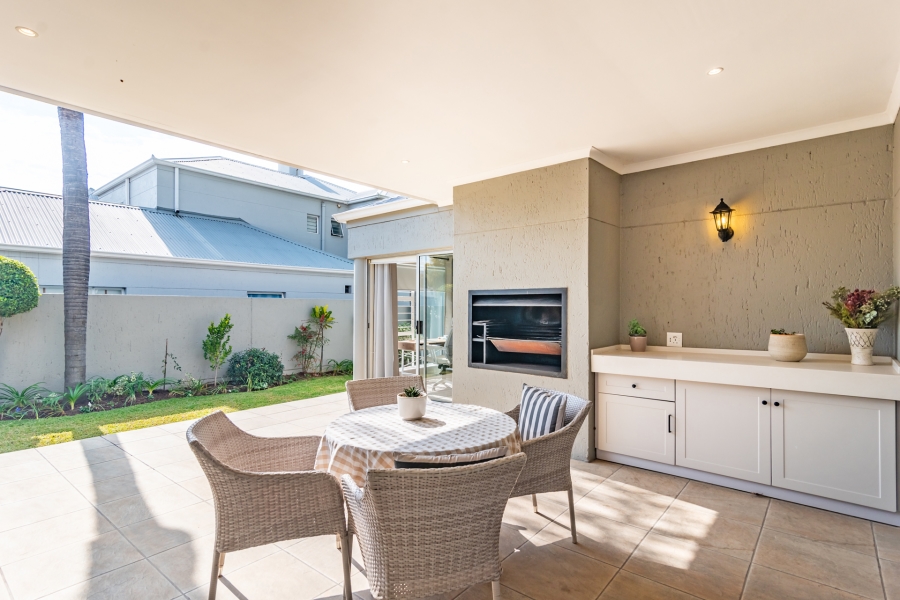 4 Bedroom Property for Sale in Magaliessig Gauteng