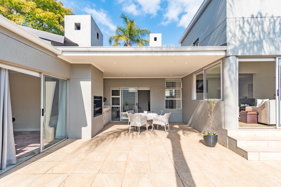 4 Bedroom Property for Sale in Magaliessig Gauteng