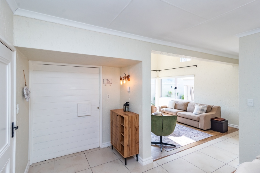 4 Bedroom Property for Sale in Magaliessig Gauteng