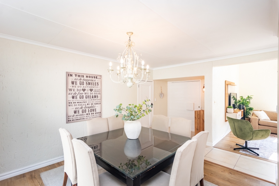 4 Bedroom Property for Sale in Magaliessig Gauteng