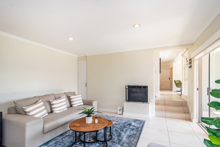 4 Bedroom Property for Sale in Magaliessig Gauteng
