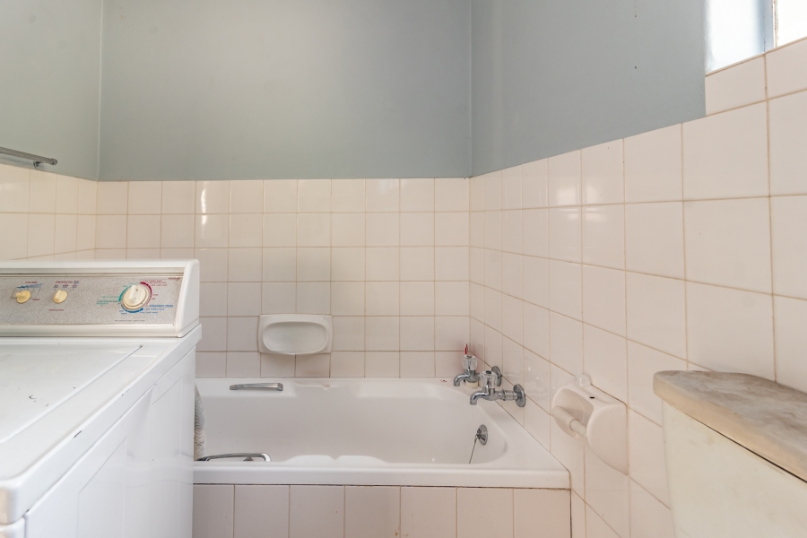 4 Bedroom Property for Sale in Magaliessig Gauteng