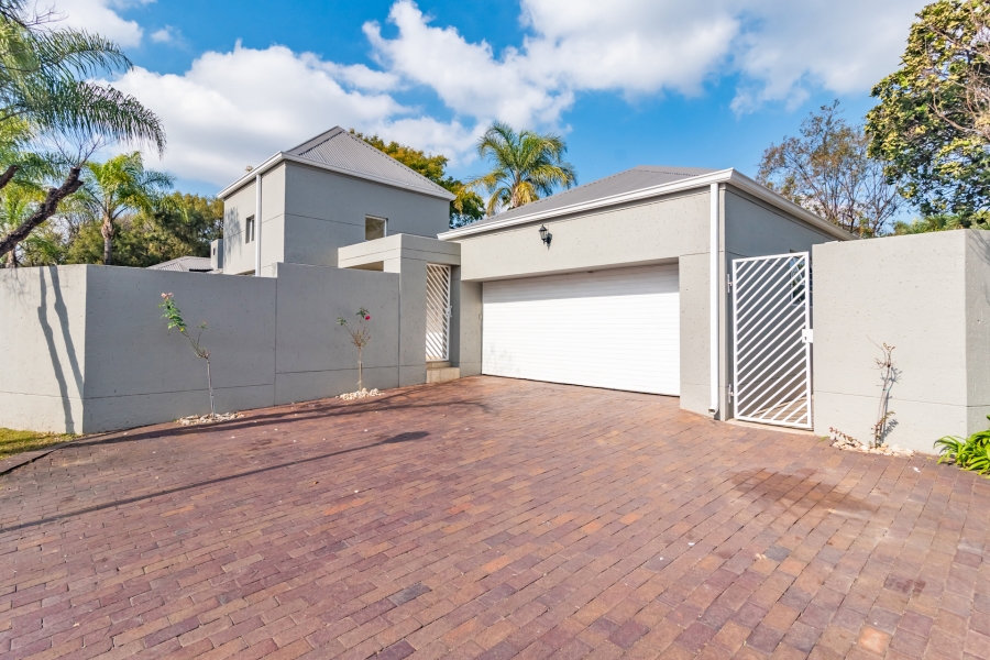 4 Bedroom Property for Sale in Magaliessig Gauteng