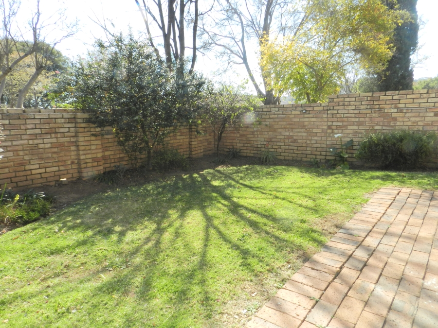 2 Bedroom Property for Sale in Wilgeheuwel Gauteng