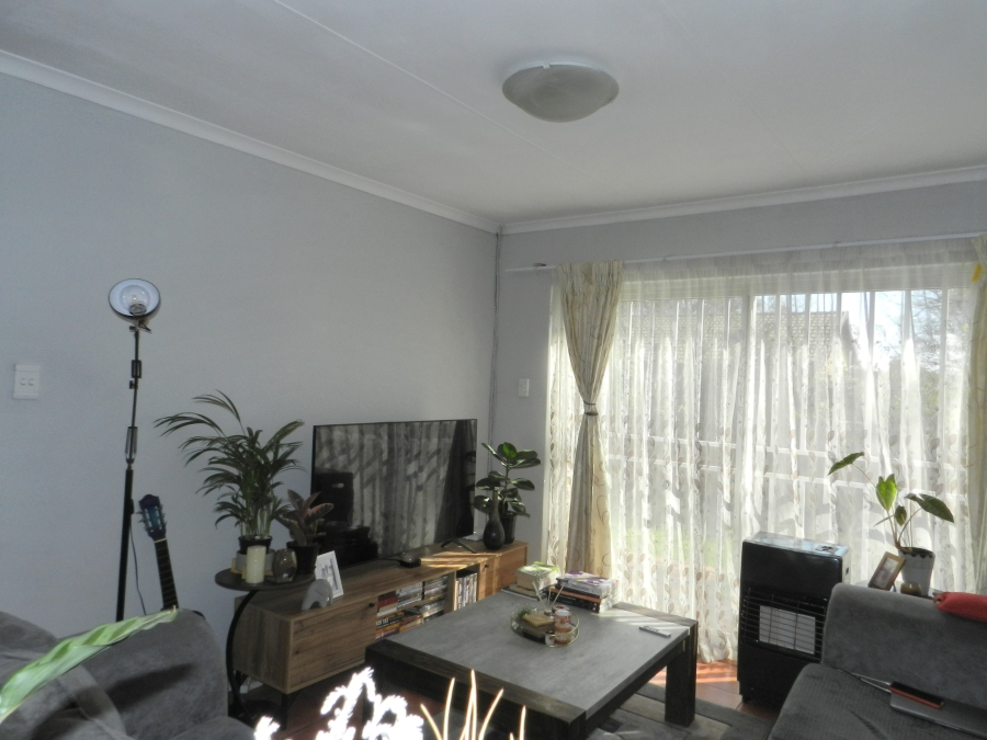 2 Bedroom Property for Sale in Wilgeheuwel Gauteng