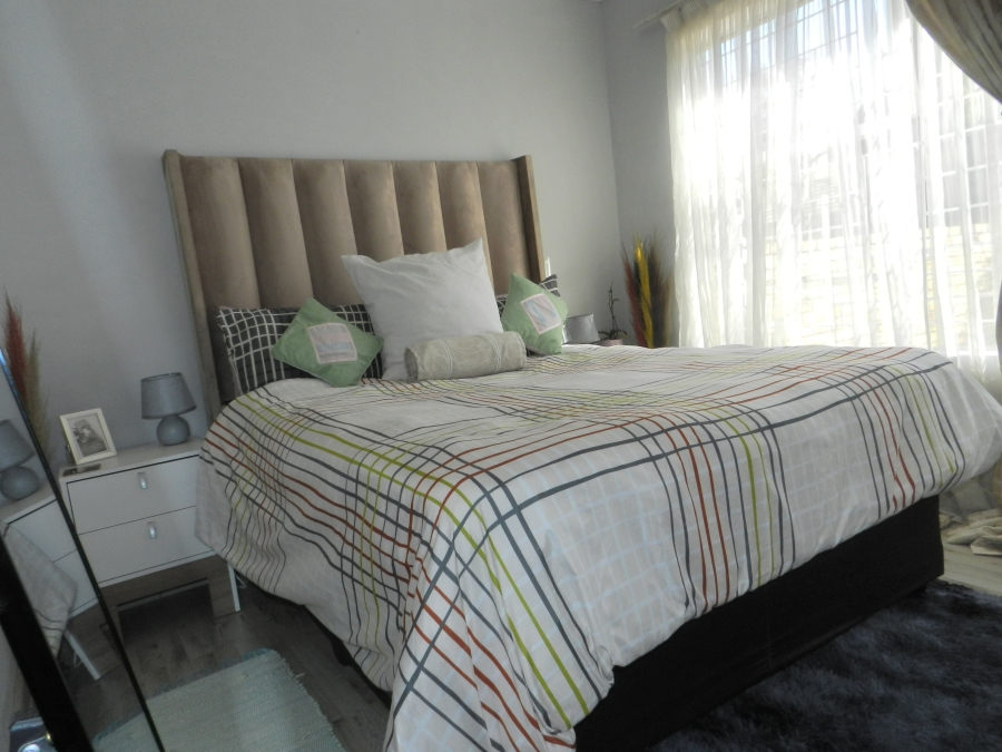 2 Bedroom Property for Sale in Wilgeheuwel Gauteng