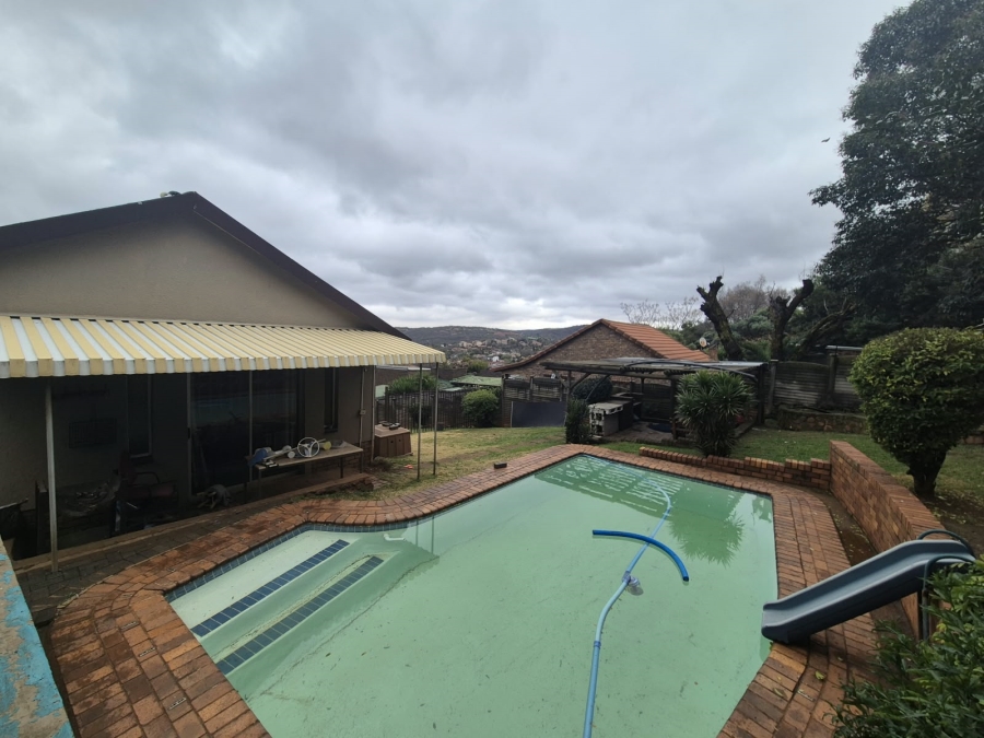 3 Bedroom Property for Sale in Mulbarton Gauteng