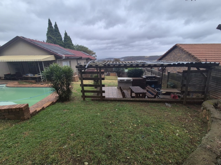 3 Bedroom Property for Sale in Mulbarton Gauteng