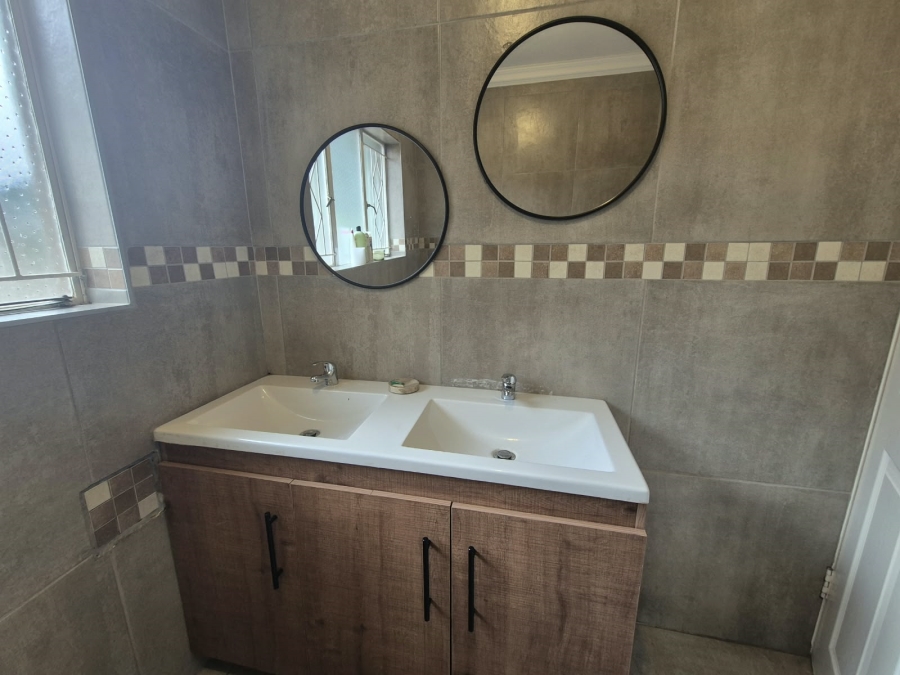 3 Bedroom Property for Sale in Mulbarton Gauteng