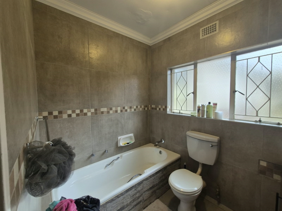 3 Bedroom Property for Sale in Mulbarton Gauteng
