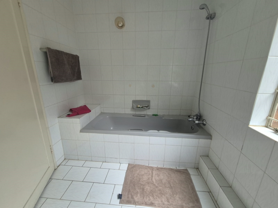 3 Bedroom Property for Sale in Mulbarton Gauteng