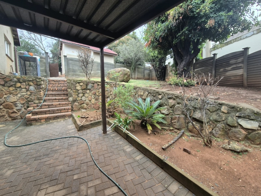 3 Bedroom Property for Sale in Mulbarton Gauteng