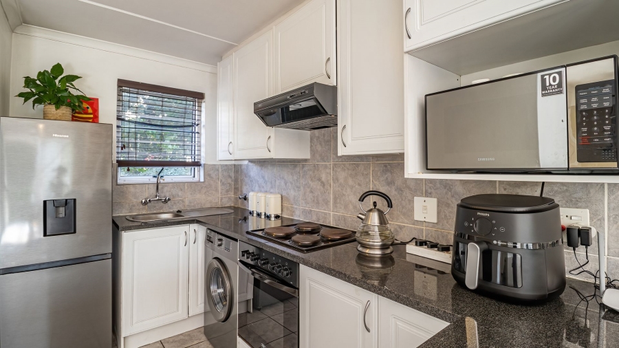 2 Bedroom Property for Sale in Sunninghill Gauteng