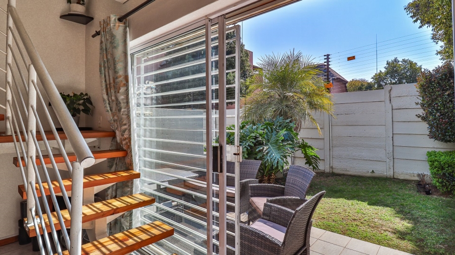 2 Bedroom Property for Sale in Sunninghill Gauteng