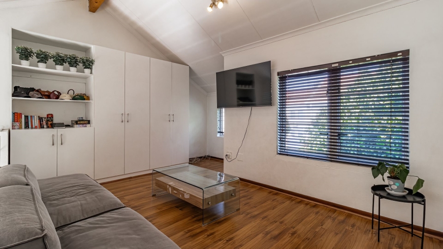 2 Bedroom Property for Sale in Sunninghill Gauteng