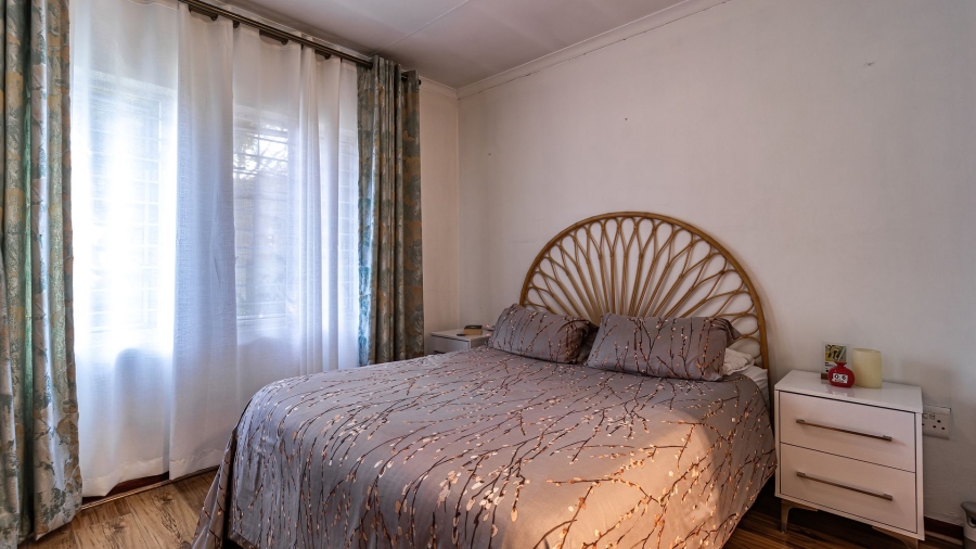 2 Bedroom Property for Sale in Sunninghill Gauteng