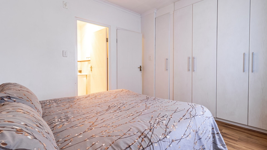 2 Bedroom Property for Sale in Sunninghill Gauteng