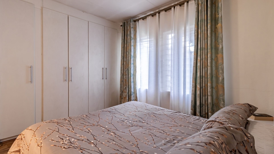 2 Bedroom Property for Sale in Sunninghill Gauteng