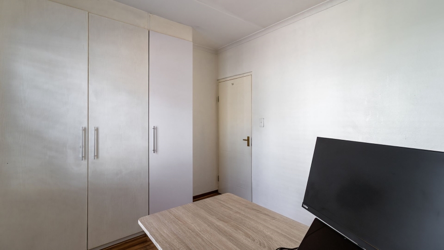 2 Bedroom Property for Sale in Sunninghill Gauteng