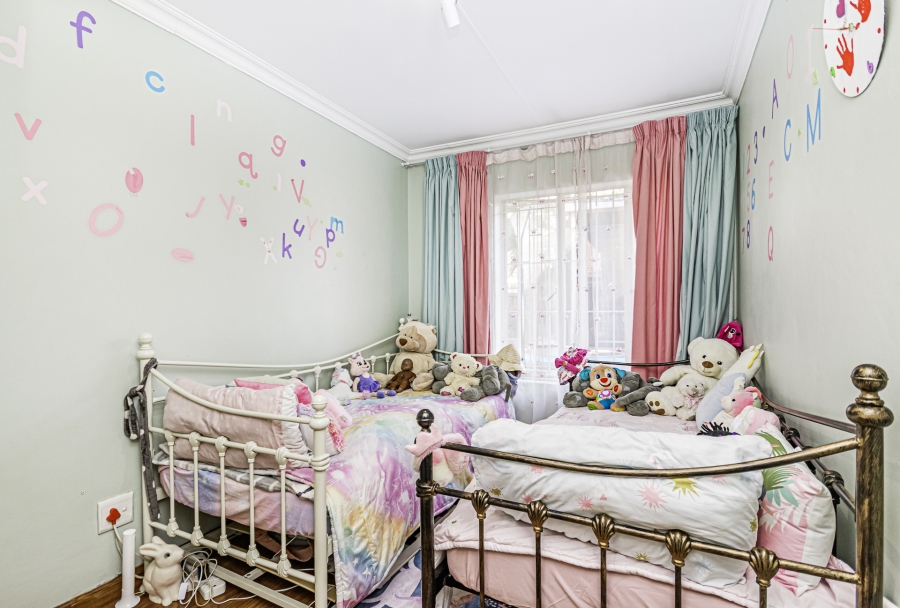 2 Bedroom Property for Sale in Die Hoewes Gauteng
