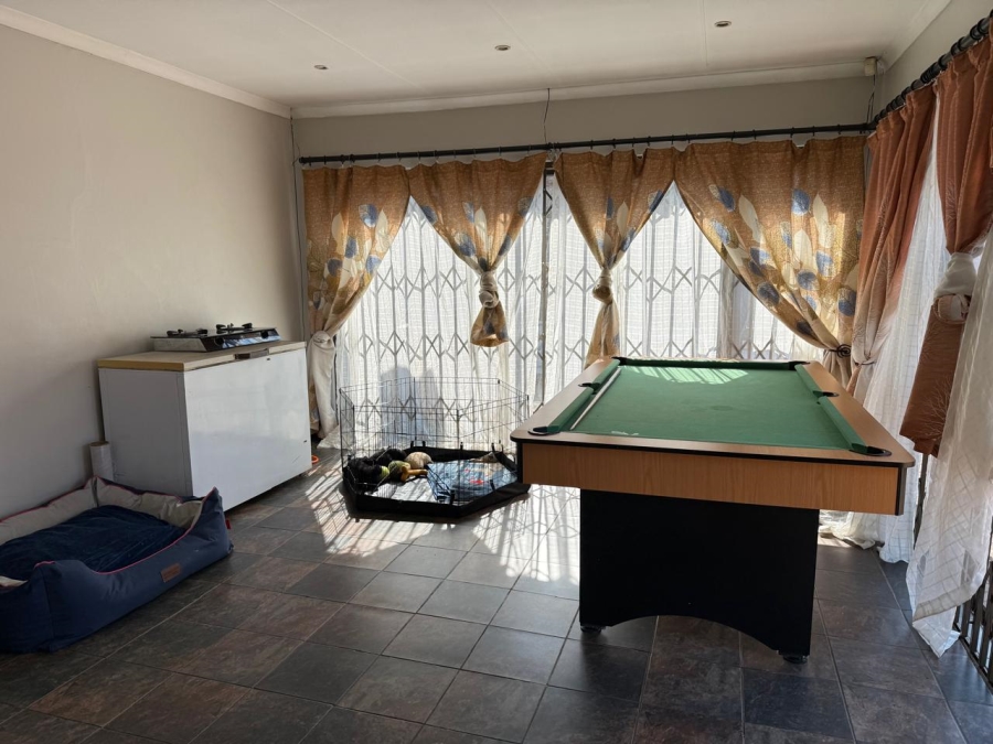3 Bedroom Property for Sale in Flora Gardens Gauteng