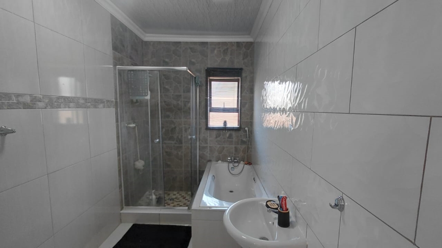 To Let 3 Bedroom Property for Rent in Ferryvale Gauteng